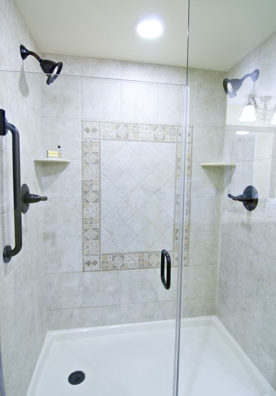 Shower with Space-Saving Sliding Door